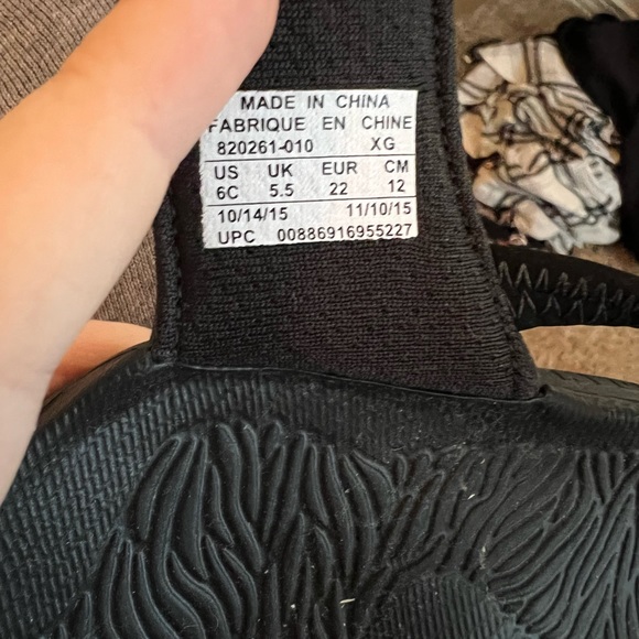 boys air jordan slides/sandals - Picture 3 of 3